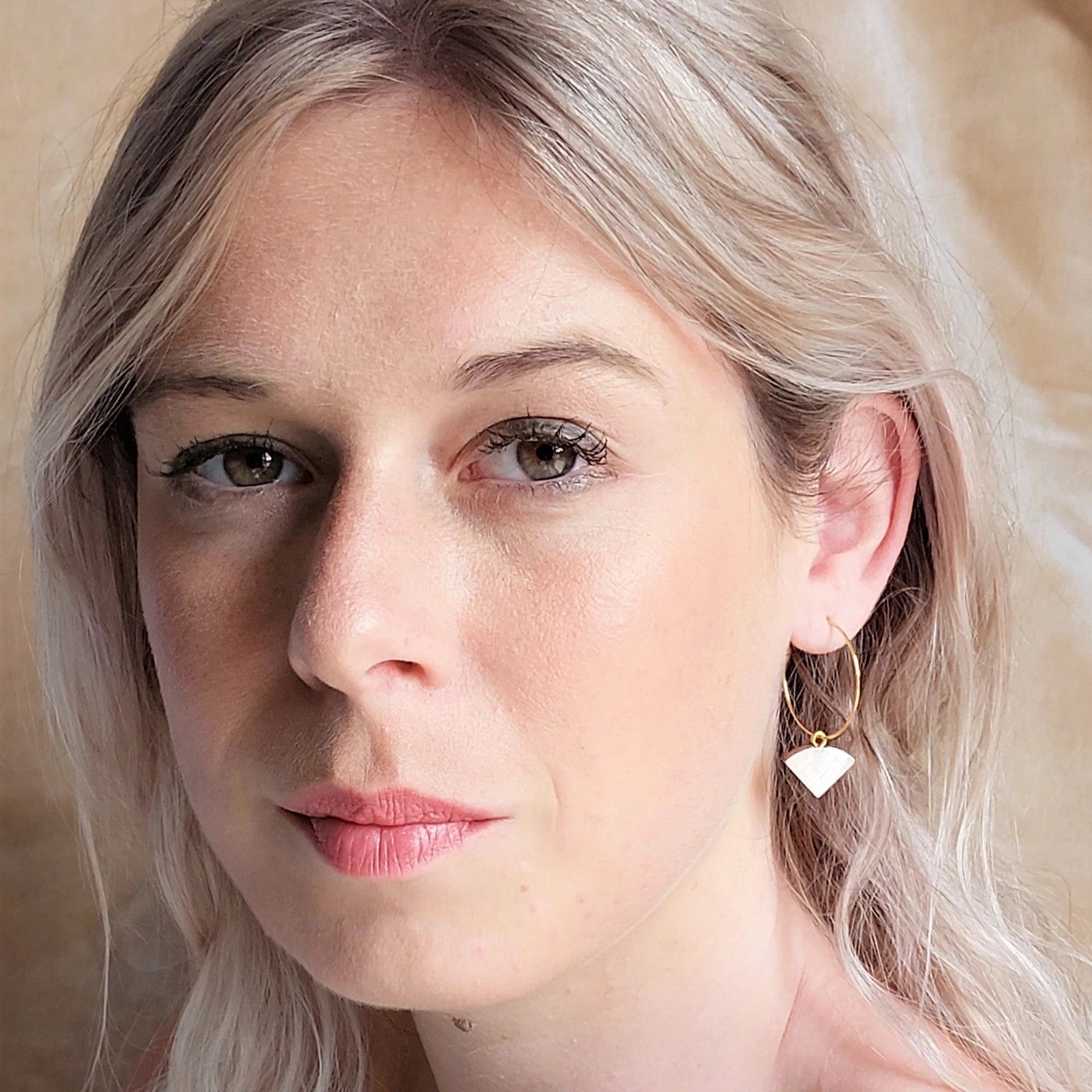 Golden wooden and mother-of-pearl hoop earrings