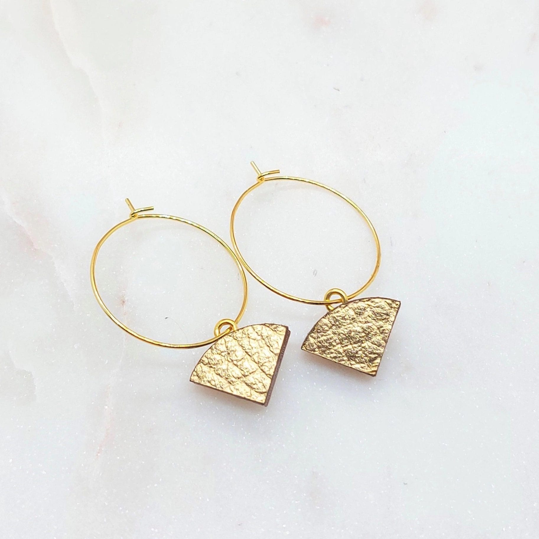 Billie-Triangle-Dore