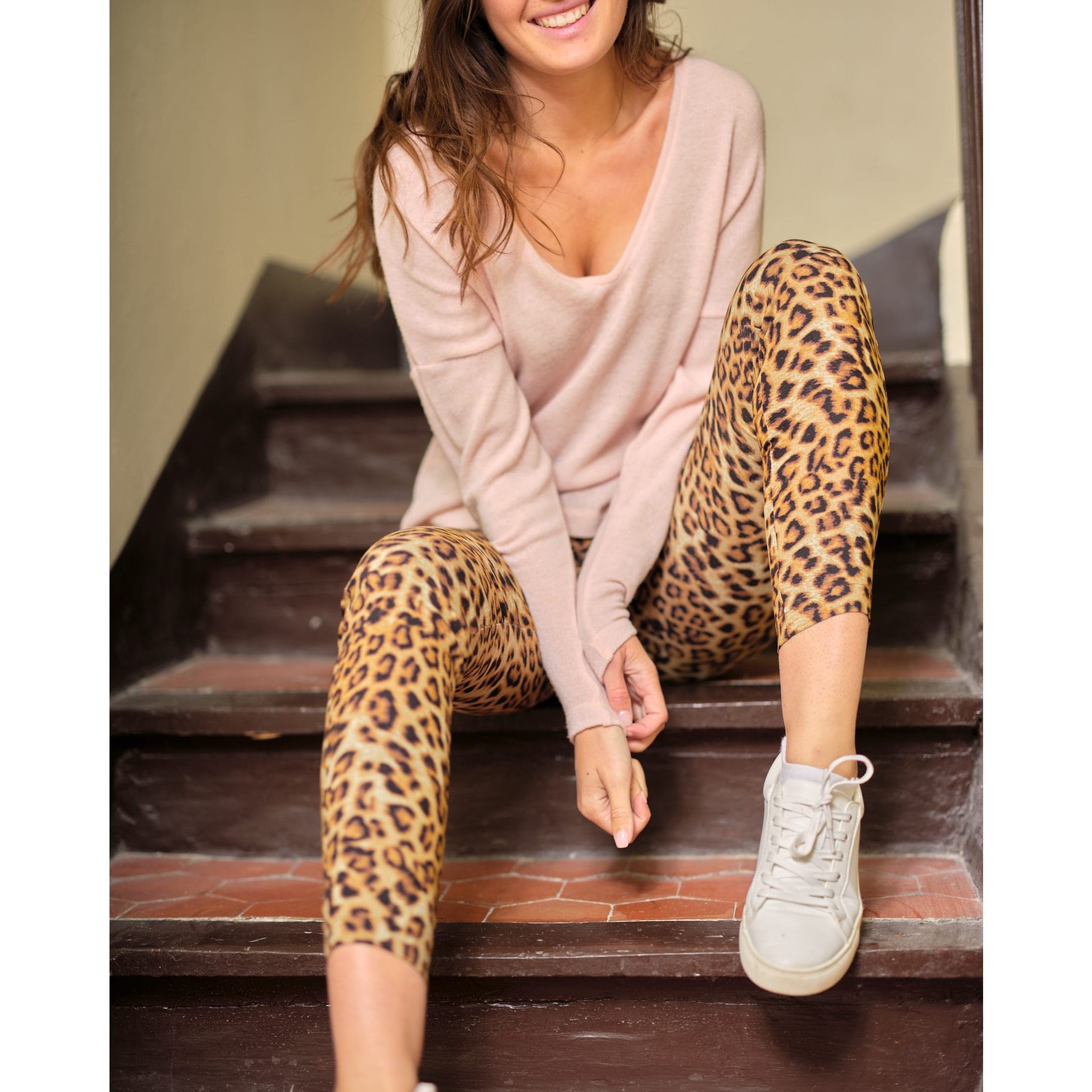 Pink reversible sweater for spring and autumn