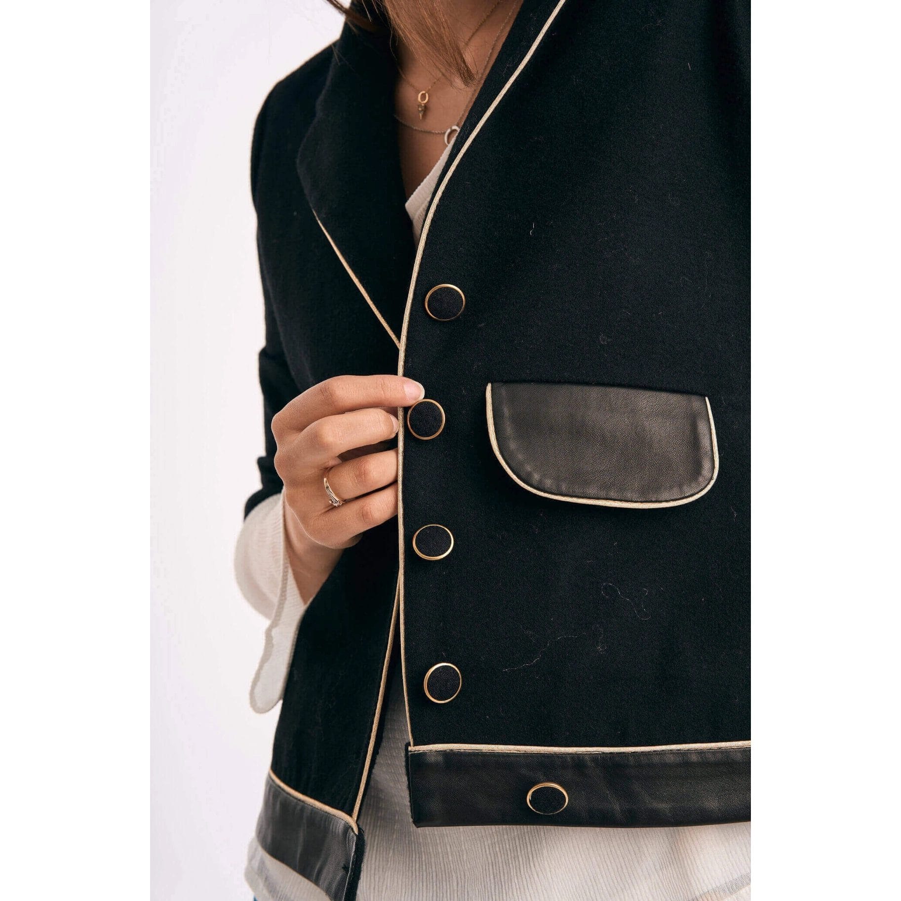 Black wool jacket with leather finitions