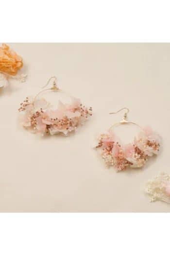 A pair of bohemian and chic earring