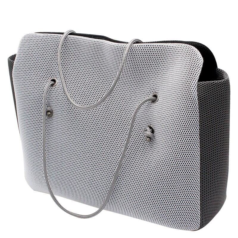 Black or white bag? You can change everyday