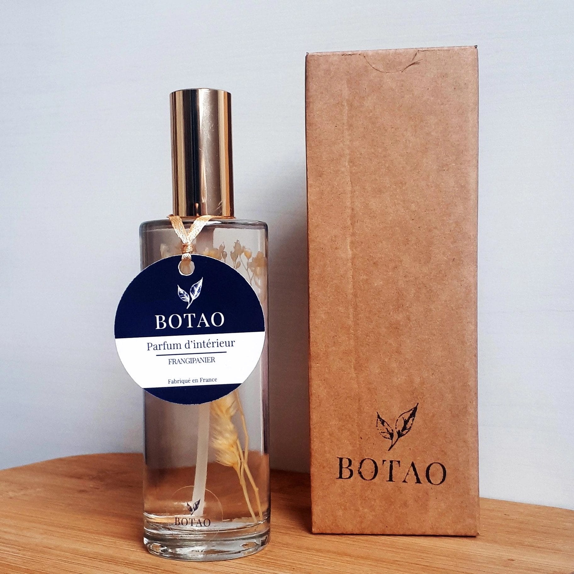 Bring to your home summer with this fragrance