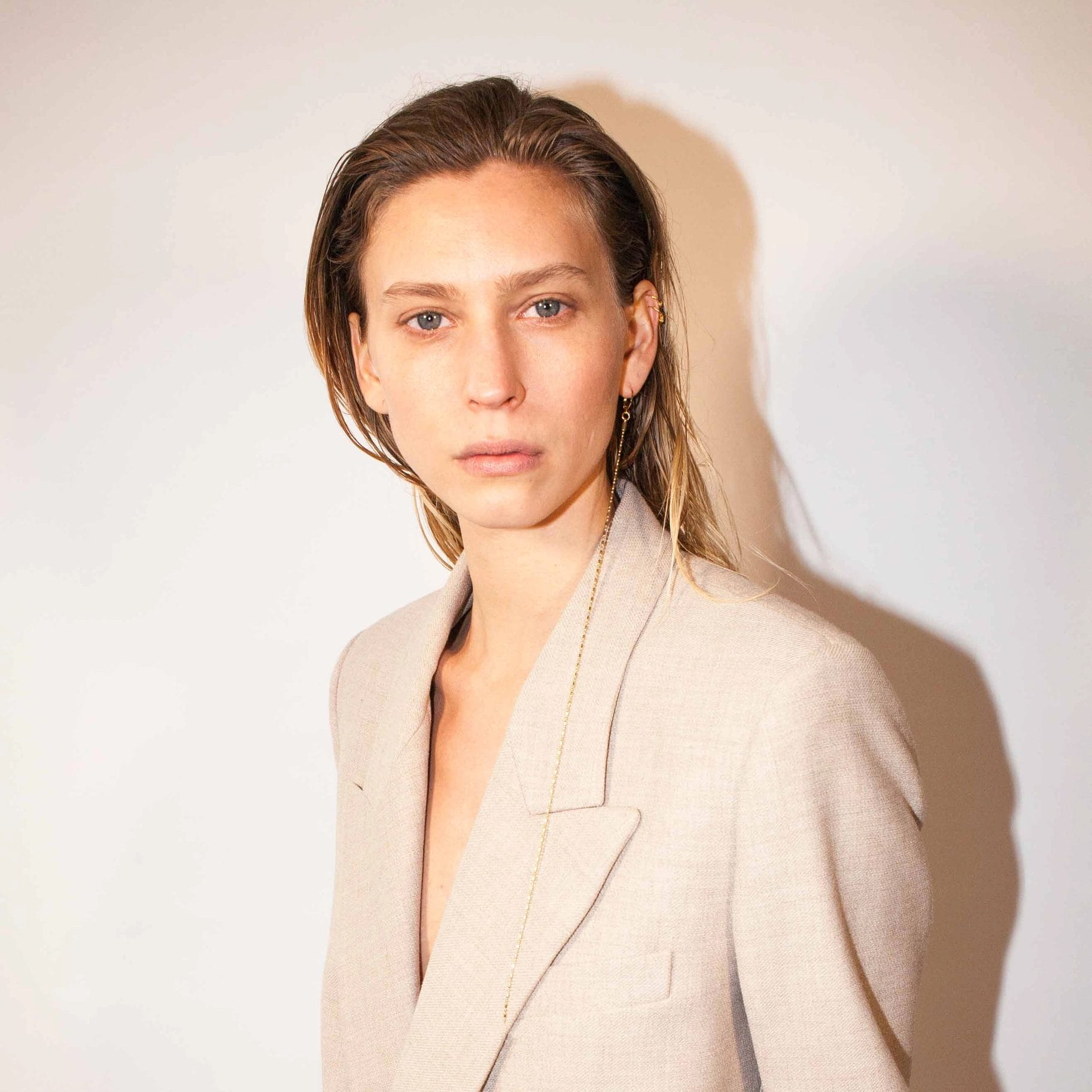 Gold-Long-chain-earings-1