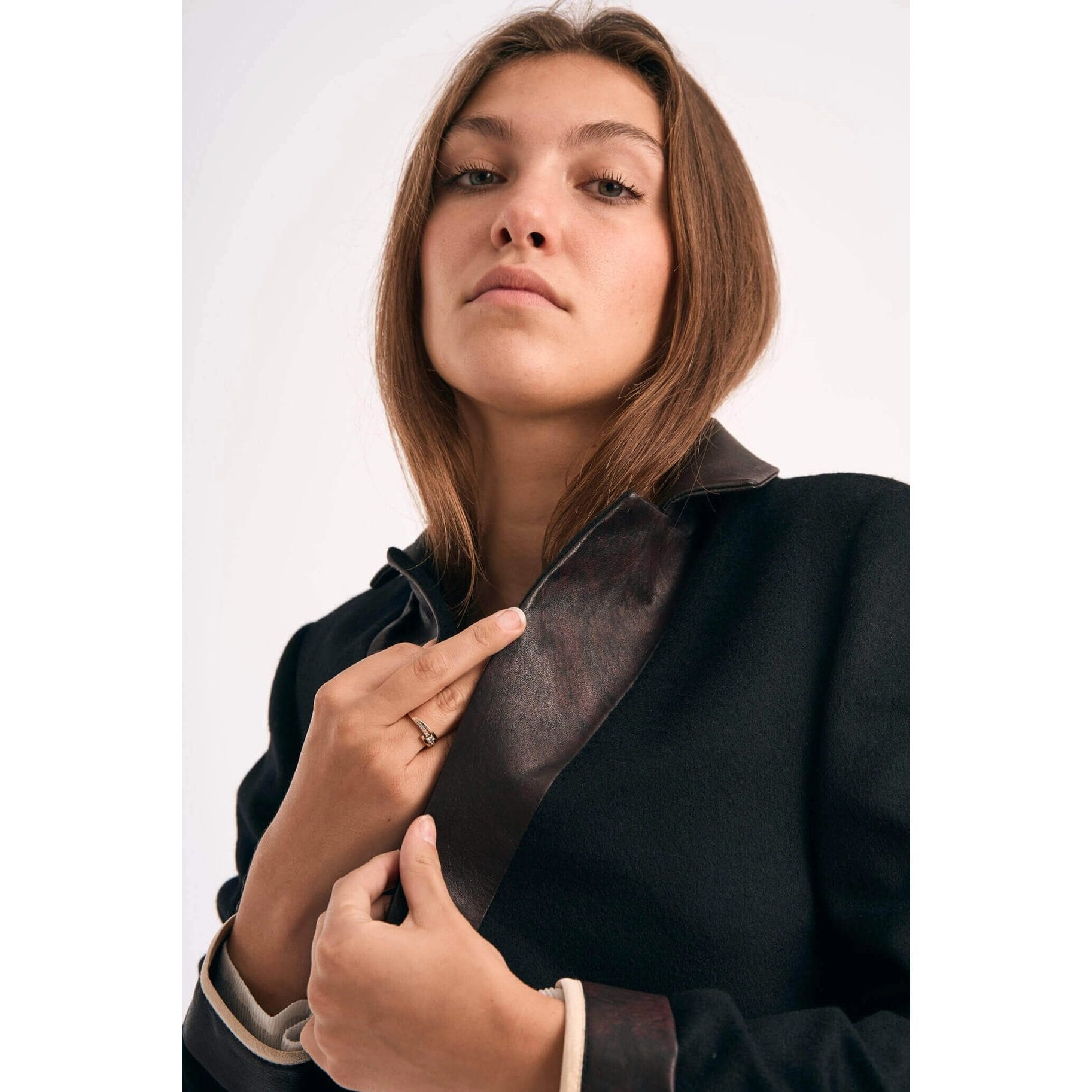 Black wool jacket with leather finitions