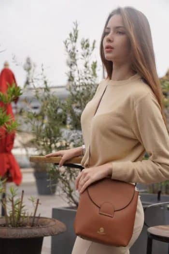 Cognac Full-grain leather convertible bag