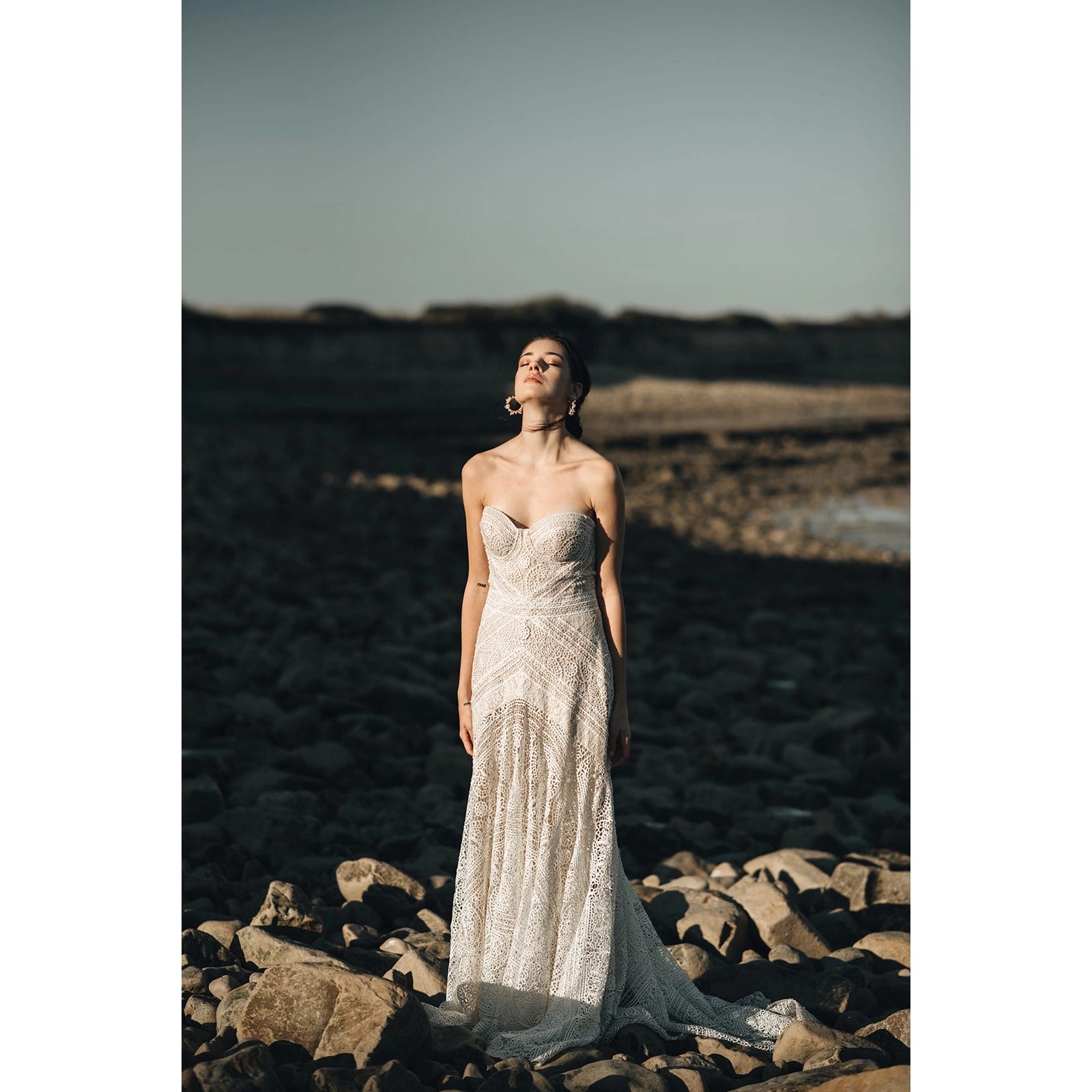 Give a flowery touch of your outfit