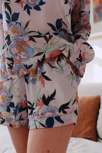 Vintage flowers shorts with cuffs