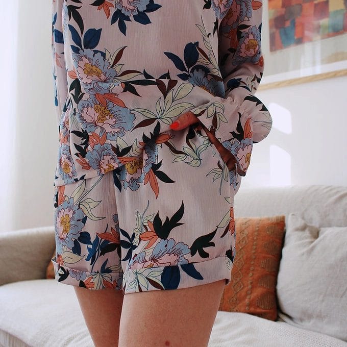 Vintage flowers shorts with cuffs