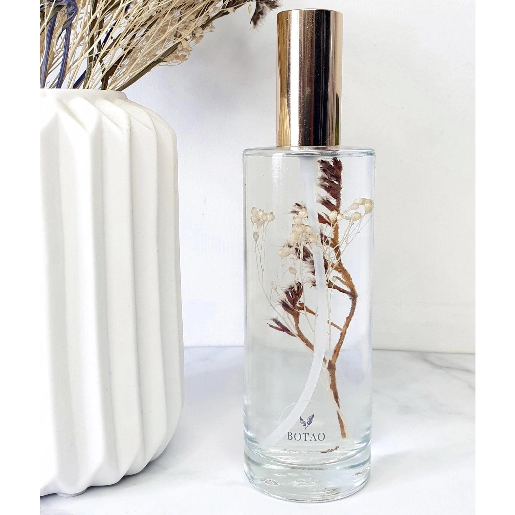 - Natural ingredients: organic wheat alcohol