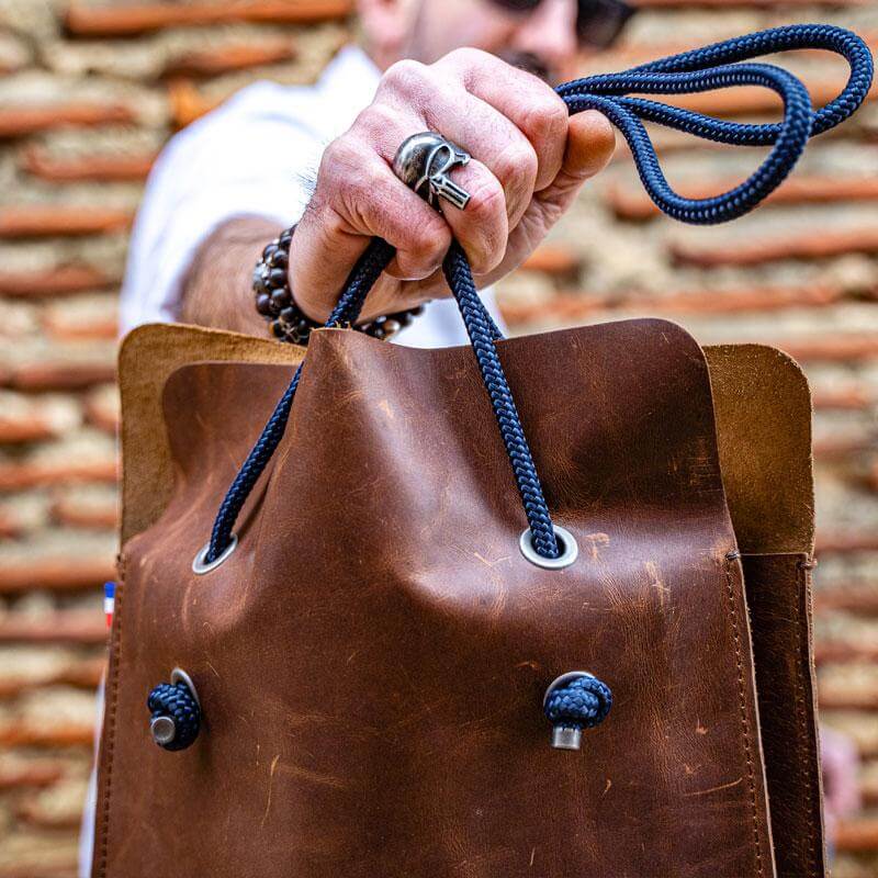 - Size: H 42 x W 32 x D 1 cm